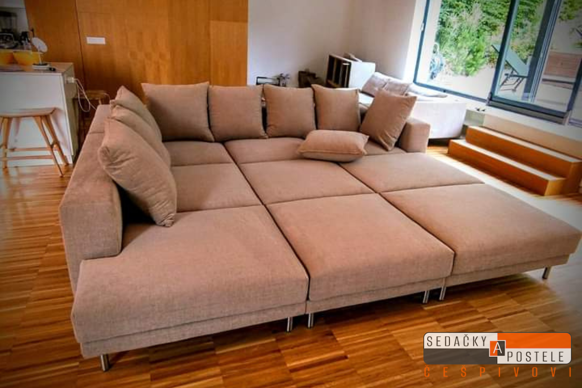 Atyp KOS rohová s fixovanými taburety