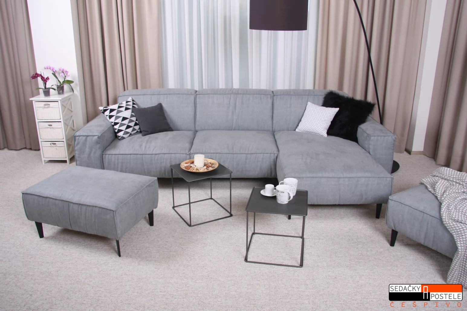 typ TNR provedení do L s taburety